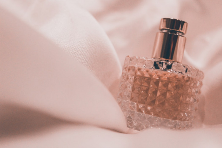 香水のアトマイザーって本当に必要 香水の入れ方 洗浄方法をチェック 婚活あるある